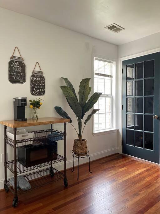 Brand New, Cozy, Modern, One-Bedroom Apartment Falls Church Exterior foto